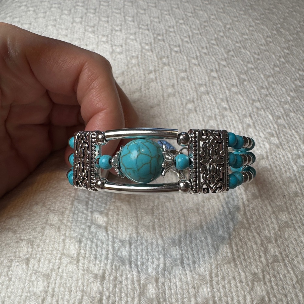 Turquoise and Silver Beaded Bohemian Vintage Bracelet Adjustable New NWT